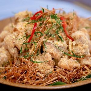 Gà rang muối lá nếp (Nguyên con)