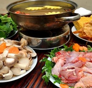 Gà đồi lẩu nấm (Bán theo set)*