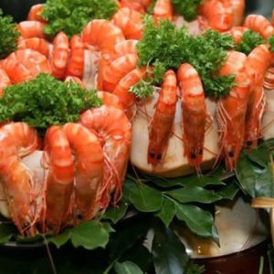 Tôm sú hấp trái dừa thơm (12c)