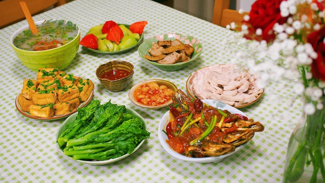 Cơm niêu ngon ở Tây Hồ