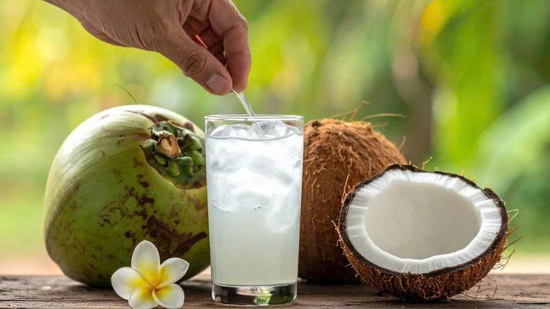 Uống nước dừa mỗi ngày có đẹp da không