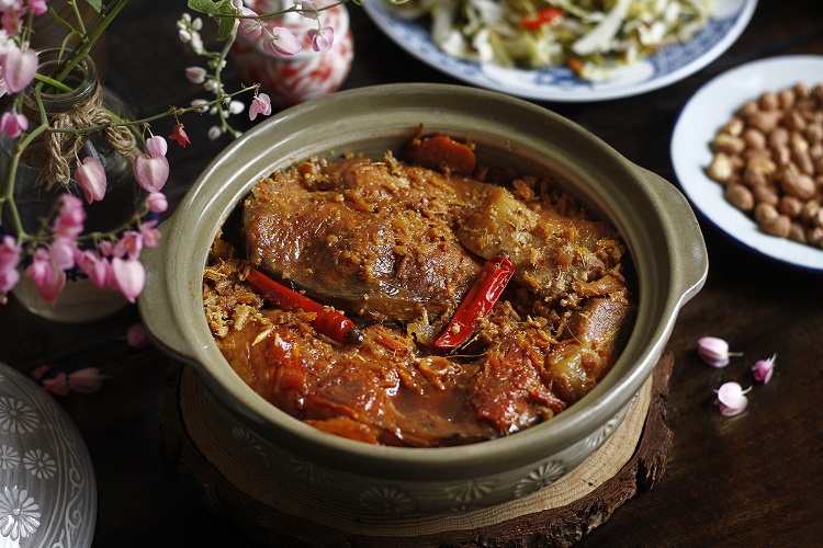 Cơm niêu cá kho tộ